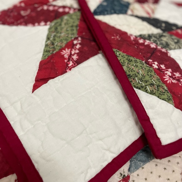 Pottery Barn Noelle Star Handcrafted Applique Quilt King with shams - Picture 14 of 15